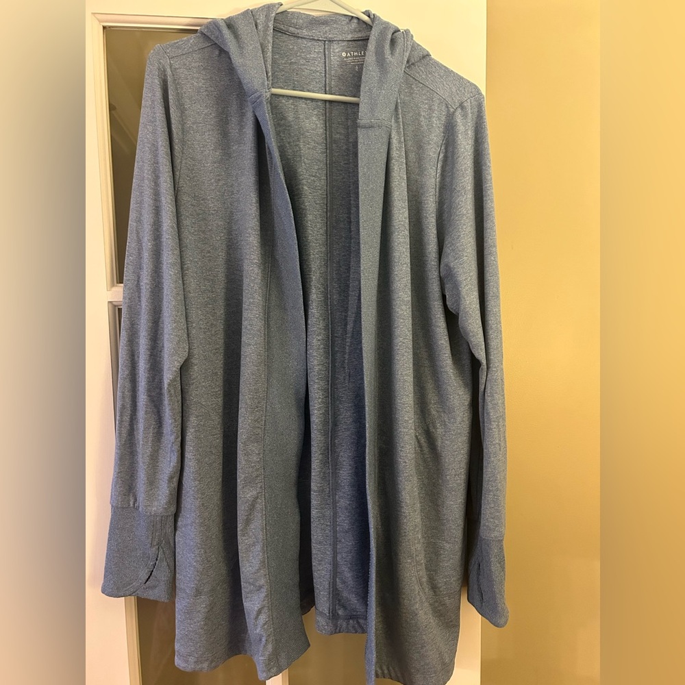 Athleta cocoon hooded wrap. Women’s size L
